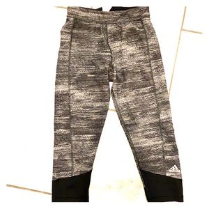 ⚡️SALE⚡️Adidas XS Techfit Crop Black-Gray Leggings